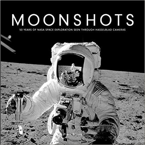 indir Moonshots: 50 Years of NASA Space Exploration Seen through Hasselblad Cameras