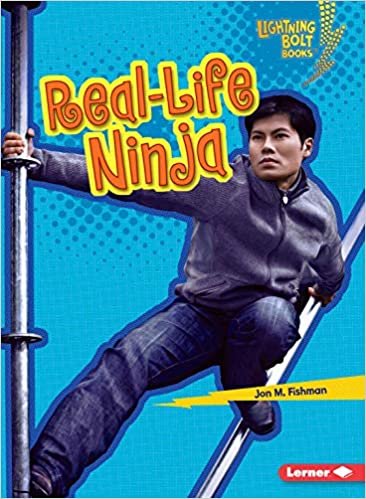indir Real-Life Ninja (Lightning Bolt Books (R) -- Ninja Mania)