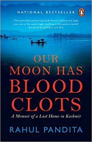 اقرأ يملك فريقنا Moon الدم clots على: memoir من فقدان المنزل في kashmir الكتاب الاليكتروني 