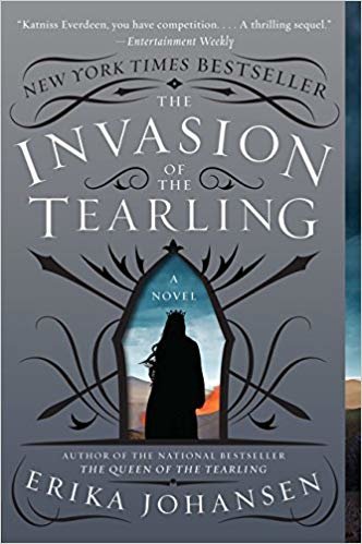 The invasion of the tearling: A رواية (مقاس Queen of the tearling ، تيشيرت مطبوع عليه The)