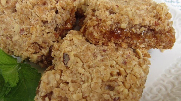 Nutty Oatmeal Apricot Squares download