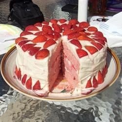 Strawberries and Cream Cake download